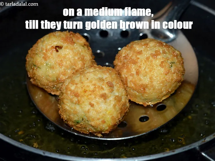 Step 19 – Till they are golden brown in colour from all the sides.
