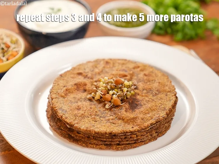 Step 20 – Repeat steps 3 and 4 to make 5 more parotas.