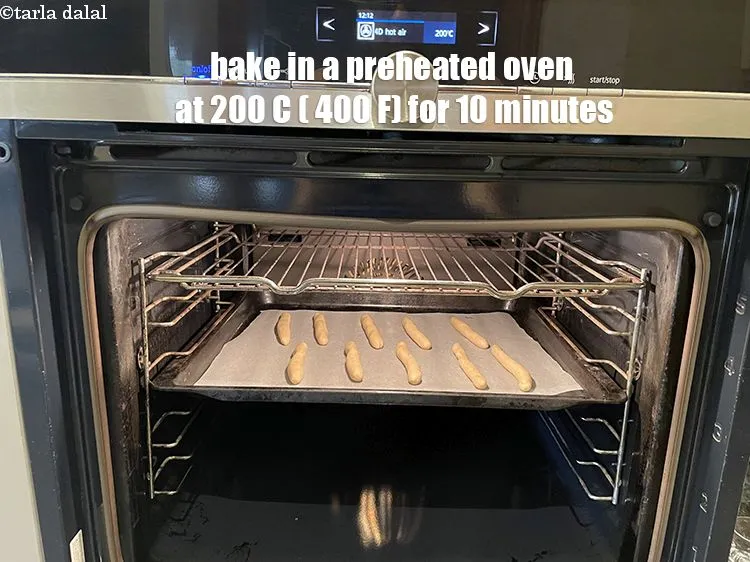 स्टेप 19 – पहले से गरम अवन में २००&deg;c (४००&deg;f) पर 10 मिनट …