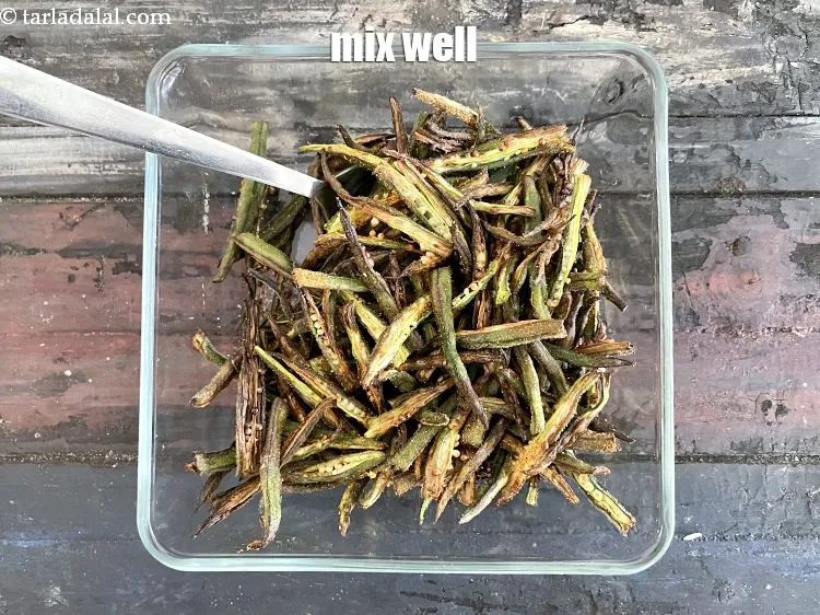 Step 22 – Mix <strong>air fried bhindi |&nbsp;<!--%3Cmeta%20charset%3D%22UTF-8%22%20%2F%3E-->healthy air fryer crispy okra (ladies finger)&nbsp;|&nbsp;quick Indian air fried bhindi …