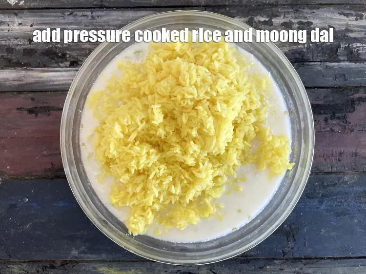 Step 21 – Add&nbsp;add the rice, moong dal mixture from the pressure cooker.
