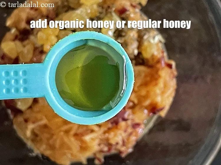 Step 20 – Add&nbsp;<meta charset="UTF-8" />1 tsp&nbsp;<a href="glossary-organic-honey-2537i">organic honey</a>&nbsp;or regular honey.
