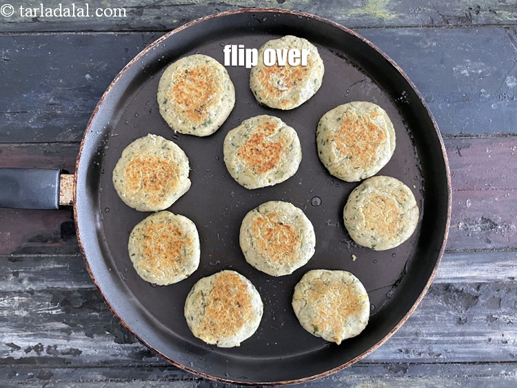 Step 35 – <meta charset="UTF-8" />Flip over.&nbsp;&nbsp;