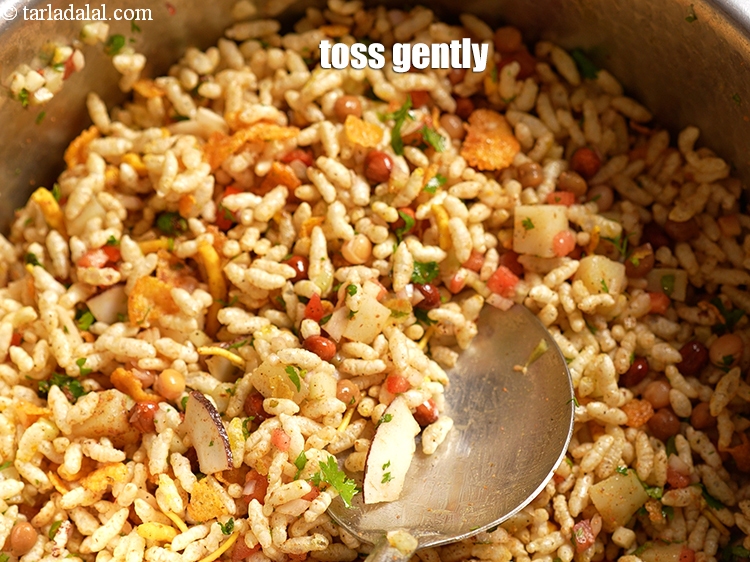 Step 20 – Toss gently till all the ingredients are mixed well.
