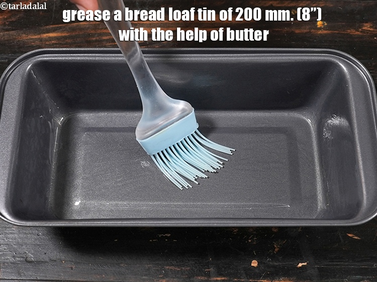 स्टेप 19 – २०० मि। मी। (८&quot;) ब्रेड लोफ़ टीन को जैतून के …