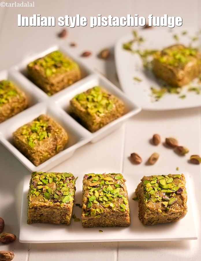 स्टेप 20 – <strong>पिस्ता बर्फी रेसिपी&nbsp;|&nbsp;इंडियन स्टाइल पिस्ता फ़ज&nbsp;|&nbsp;दूध पाउडर का उपयोग कर …