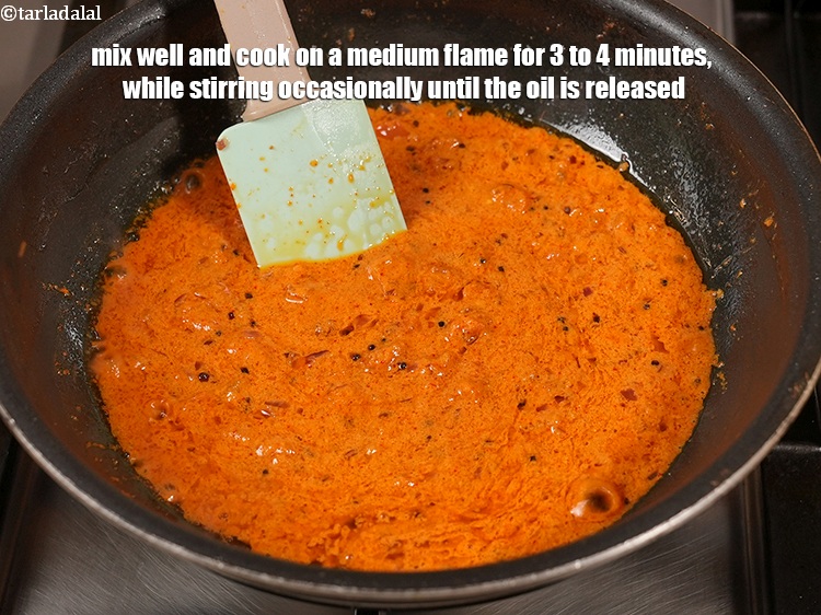 स्टेप 20 – <p>अच्छी तरह मिलाएं और मध्यम आंच पर 3 से 4 …