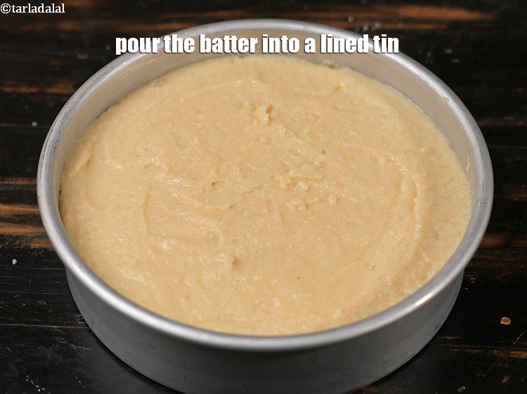 स्टेप 20 – मिश्रण को एक टिन में डालें।