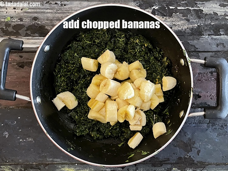 Step 20 – Add&nbsp;<meta charset="UTF-8" />1 1/4 cups&nbsp;<a href="glossary-banana-kela-17i">bananas</a>&nbsp;, peeled and roughly chopped.