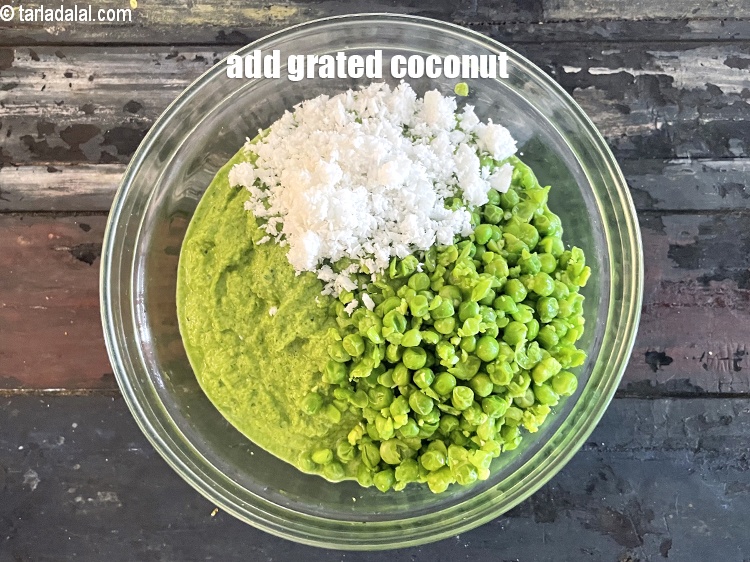 Step 20 – Add&nbsp;<meta charset="UTF-8" />1/4 cup&nbsp;<a href="glossary-grated-coconut-852i">grated coconut</a>.