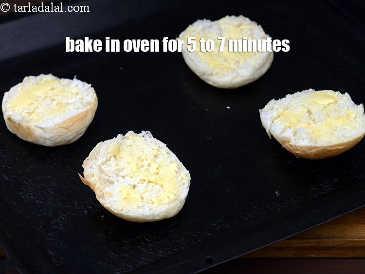 Step 19 – Bake in a pre-heated oven at 200&deg;c (400&deg;f) for 5 to 7 minutes.