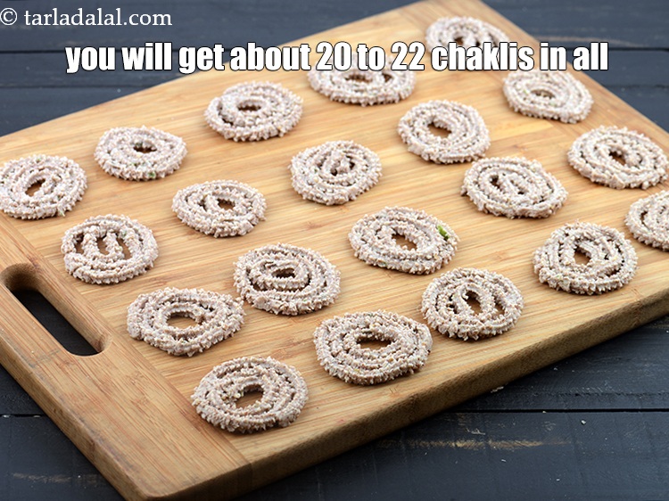 Step 20 – Shape more chakli like this. You will get about 20 to 22 chaklis.