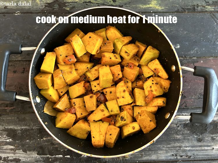 Step 20 – Cook on a medium flame for 1&nbsp;minnute.&nbsp;