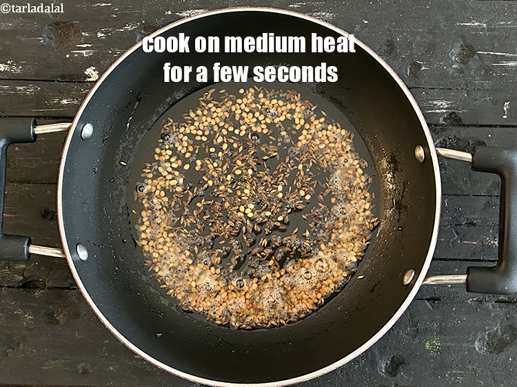 Step 20 – <p>Cook on medium heat for a few seconds.</p>
