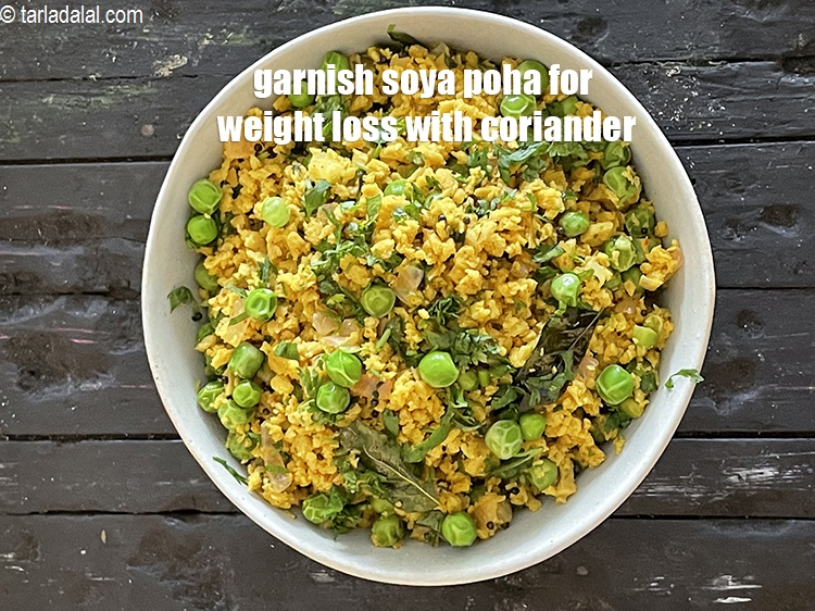 स्टेप 25 – कटे हुए धनिये से सजाइये।