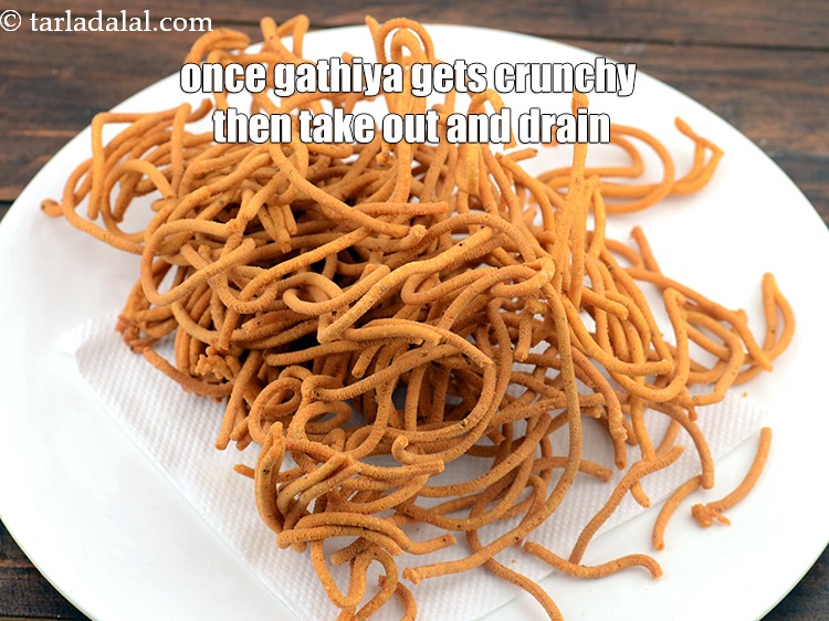 Step 20 – Once the gathiya gets crunchy then take out and drain on absorbent paper.