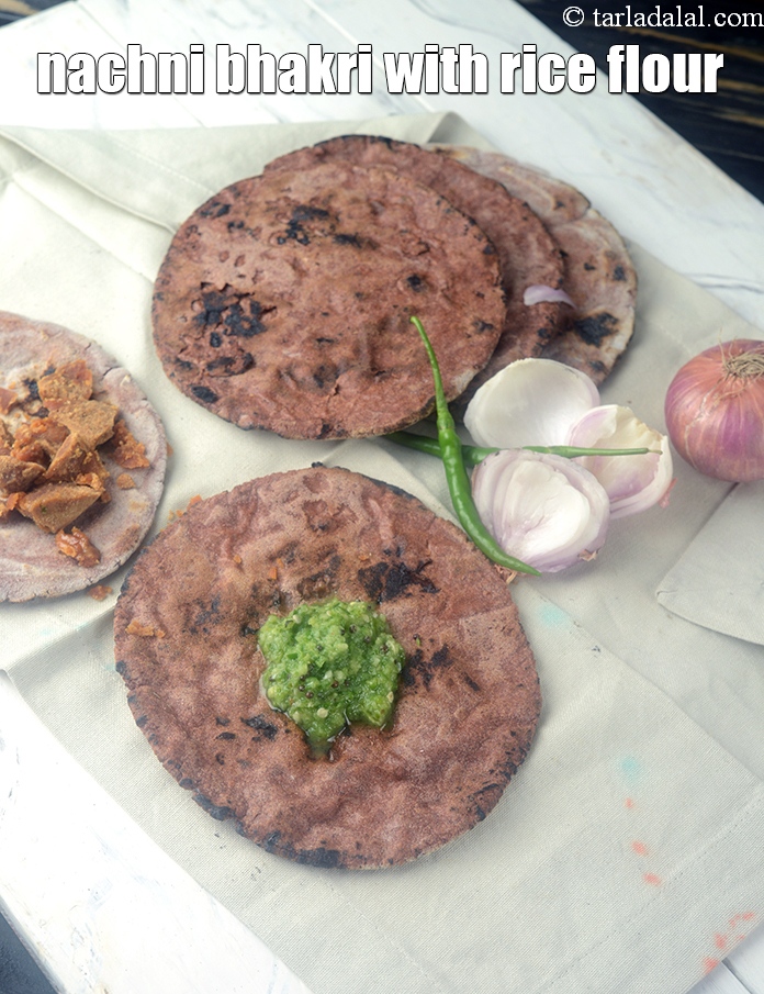 Step 22 – Serve&nbsp;<strong>nachni chi bhakri recipe |&nbsp;nachni bhakri with rice flour&nbsp;|&nbsp;protein rich ragi bhakri&nbsp;|&nbsp;hand rolled nachni bhakri&nbsp;|</strong>