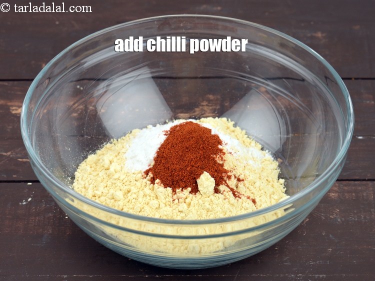 Step 21 – Add 1&nbsp;tsp&nbsp;<a href="https://www.tarladalal.com/glossary-chilli-powder-red-chilli-powder-339i">chilli powder</a>.