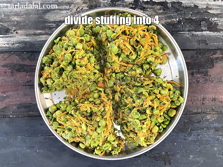 Step 22 – Divide the stuffing into 4 equal portions and keep aside.