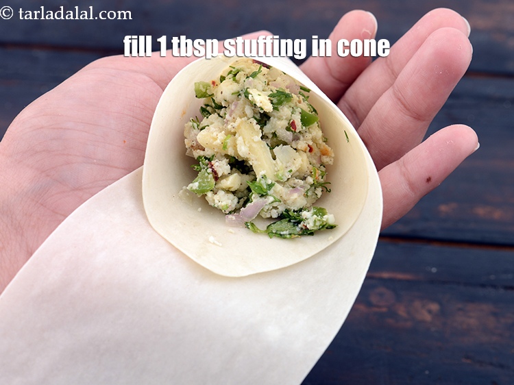 Step 20 – Fill 1 tbsp stuffing in the cone.