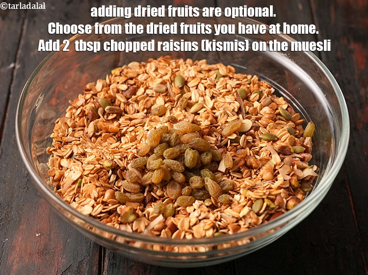 स्टेप 23 – सूखे मेवे डालना वैकल्पिक है। अपने घर में मौजूद सूखे …