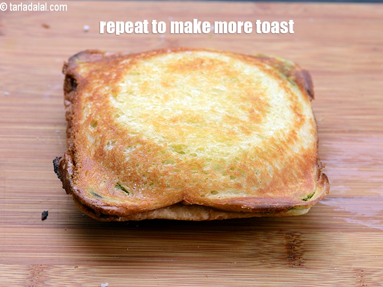 स्टेप 22 – 3 और पनीर शिमला मिर्च टोस्ट बनाने के लिए चरण …