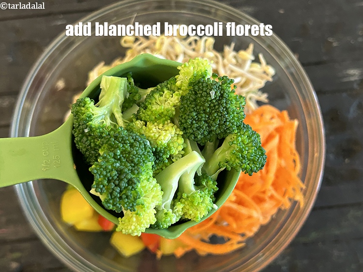 Step 28 – Add <meta charset="UTF-8" />1/2 cup&nbsp;<a href="glossary-blanched-broccoli-florets-719i">blanched broccoli florets</a>.