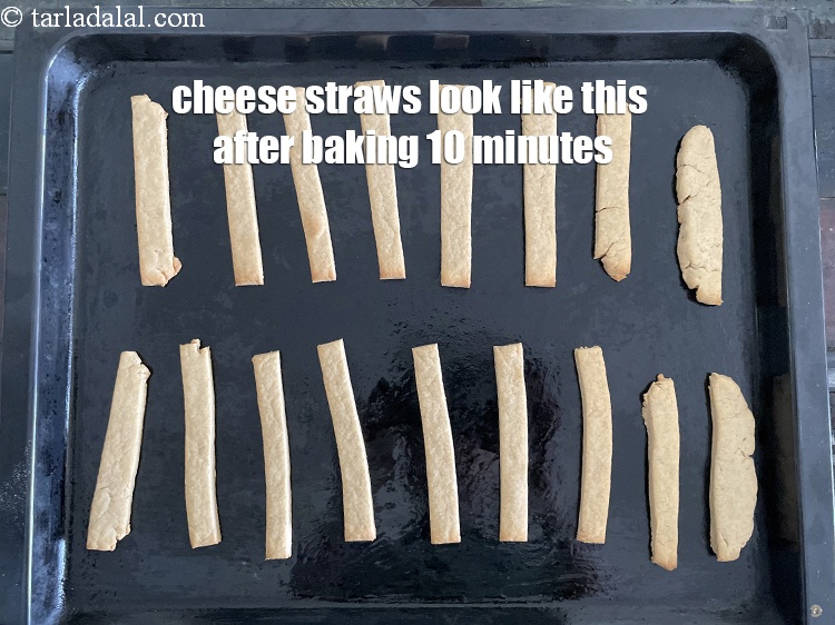 Step 23 – <meta charset="UTF-8" /> This is how the<strong>&nbsp;cheese straws</strong>&nbsp;look after 10&nbsp;minutes of baking.