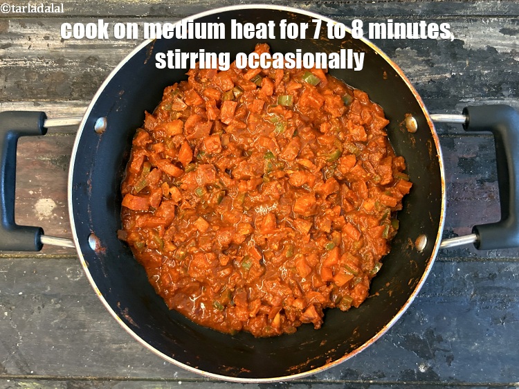 स्टेप 29 – बीच-बीच में हिलाते हुए मध्यम आंच पर 7 से 8 …