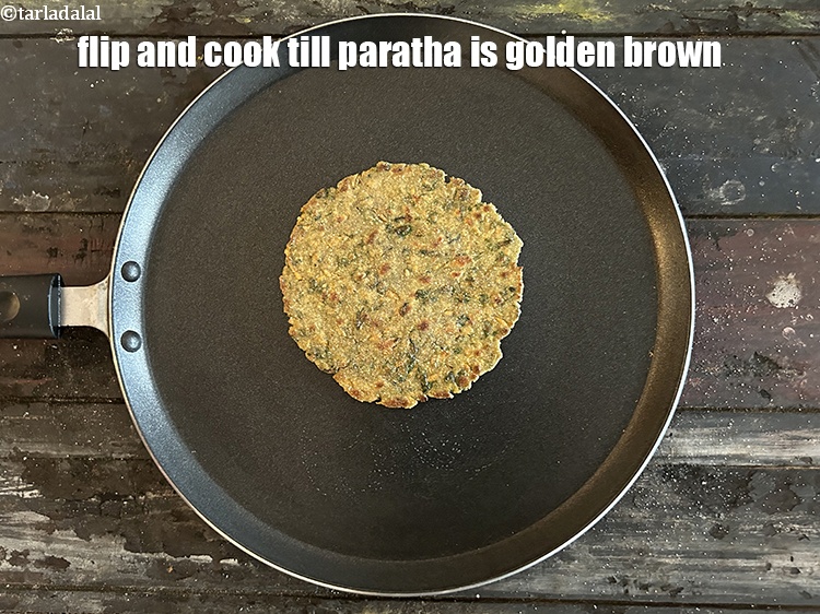 Step 22 – <meta charset="UTF-8" />Flip and cook till golden brown.&nbsp;Your paratha is ready.&nbsp;&nbsp;