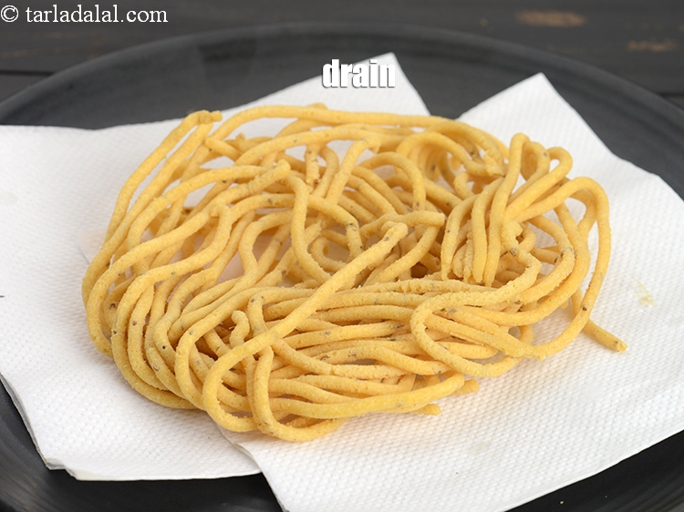 Step 22 – Drain on an absorbent paper.