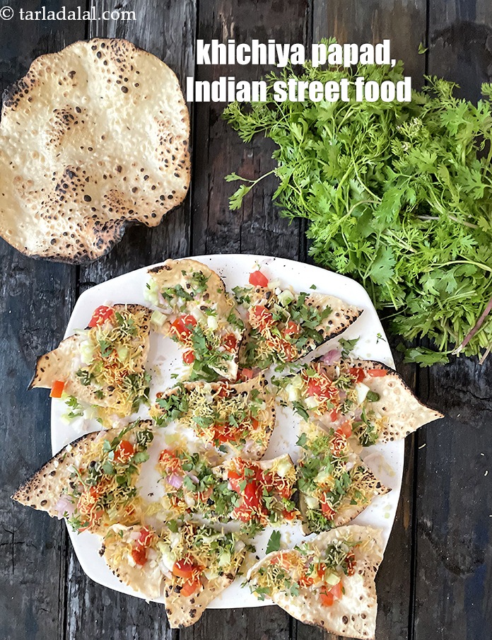 स्टेप 21 – <strong>मसाला खिचिया पापड़ रेसिपी&nbsp;|&nbsp;मुंबई स्ट्रीट फूड खिचिया पापड़&nbsp;|&nbsp;कुरकुरे खिचिया पापड़&nbsp;|&nbsp;मुंबई …