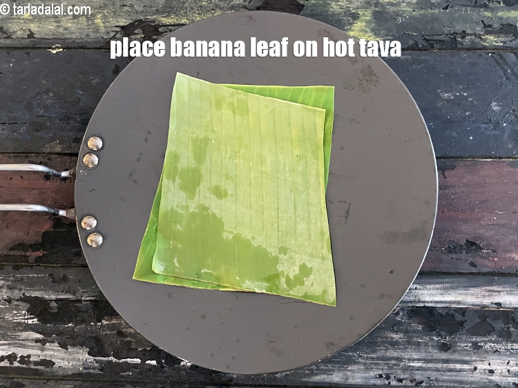 स्टेप 26 – गरम तवे पर रखें।