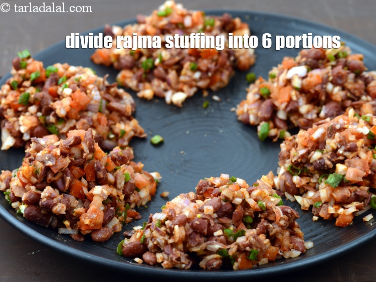 Step 21 – Divide the rajma stuffing into 6 equal portions.