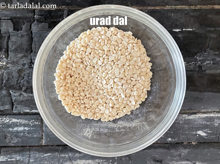 Step 3 – You<strong>&nbsp;</strong>can buy urad dal flour in the market. Or see below simple method. Take urad …