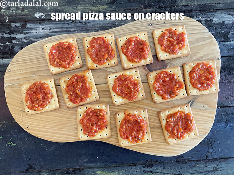 Step 7 – <meta charset="UTF-8" /> To make <strong>pizza crackers recipe | Indian veg pizza crackers | quick …