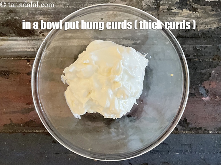 Step 11 – To make <strong>herbed curd dip recipe | garlic capsicum and parsley dip |&nbsp;yoghurt capsicum dip …