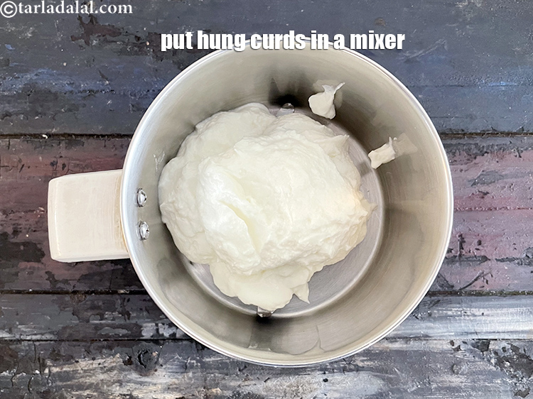 Step 7 – To make <strong>parsley yoghurt dip recipe | parsley dip | healthy&nbsp;Indian curd parsley dip |&nbsp;</strong>&nbsp;in …