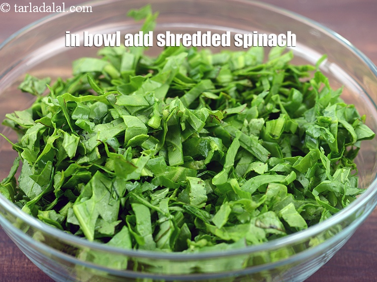 Step 3 – To make<strong> palak methi dumplings recipe | palak methi nu muthia | steamed palak methi …