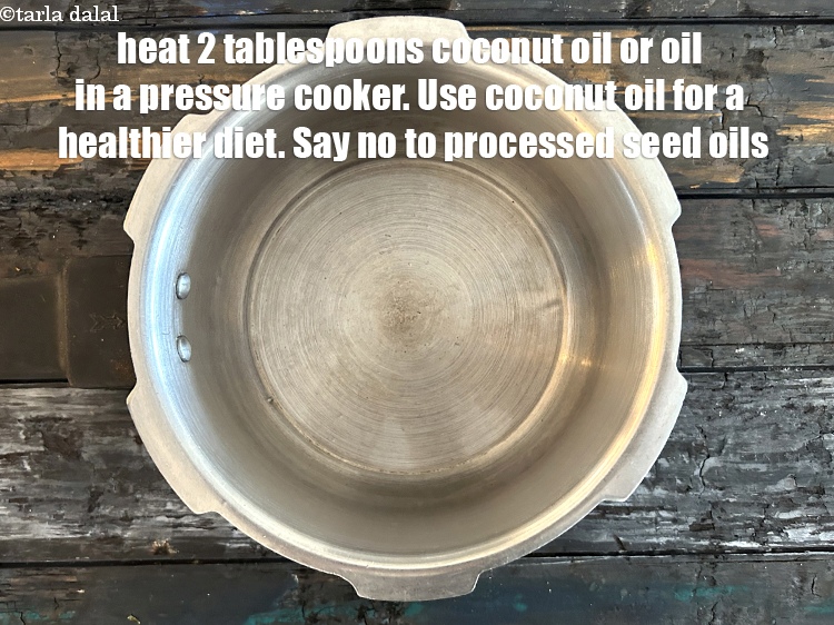 Step 3 – To make <strong>kaddu ka bharta recipe | bhopla bharta | red pumpkin mashed sabzi |&nbsp;</strong>heat …