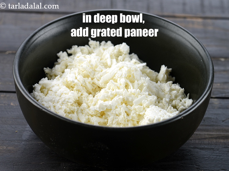 Step 3 – To make <strong>Paneer and capsicum hot dog roll recipe | Indian paneer chilli hot dog …