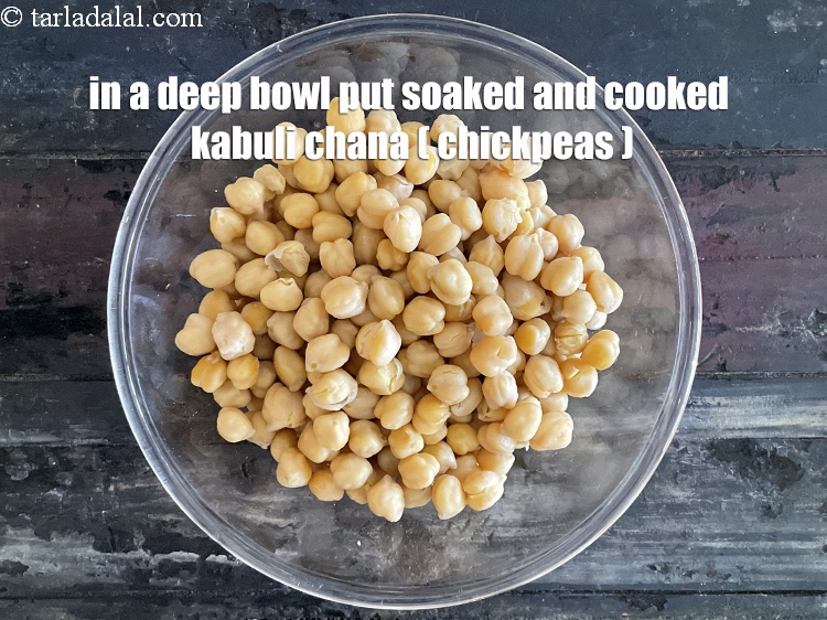 Step 14 – To make<strong>&nbsp;baked masala chickpeas | oven made crispy kabuli chana | &nbsp;</strong>in a deep bowl …