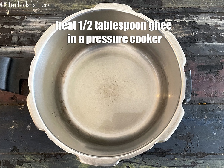 Step 12 – To make <meta charset="UTF-8" /><strong>barley moong dal vegetable&nbsp;khichdi recipe | jau dal vegetable khichdi | …