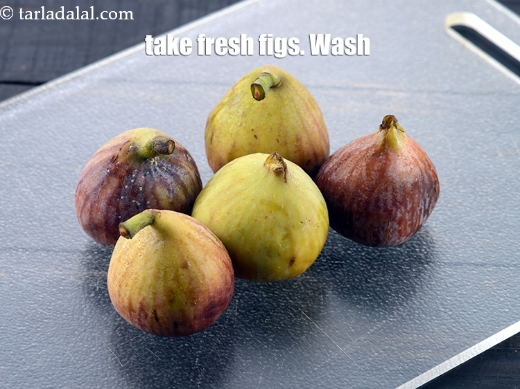 Step 3 – To make<strong> fresh fig banana milkshake recipe | Indian banana fig protein smoothie | 4 …