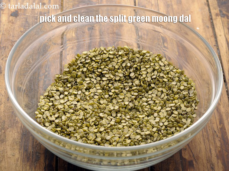 Step 3 – <meta charset="UTF-8" /><meta charset="UTF-8" /> For preparing the <strong>mooli</strong>&nbsp;<strong>moong dal chila</strong>, pick and clean the …