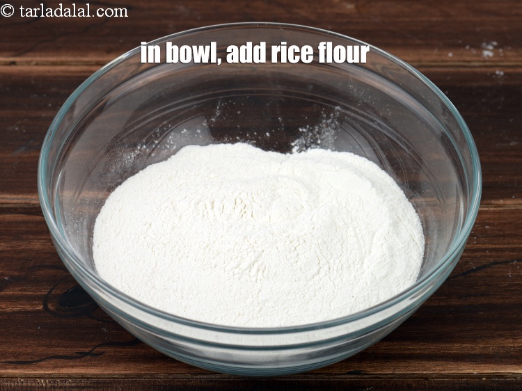 Step 3 – To make <strong>Akki roti</strong>, in a deep bowl, add 1 1/2 cups&nbsp;<a href="https://www.tarladalal.com/glossary-rice-flour-chawal-ka-atta-534i">rice flour (chawal …