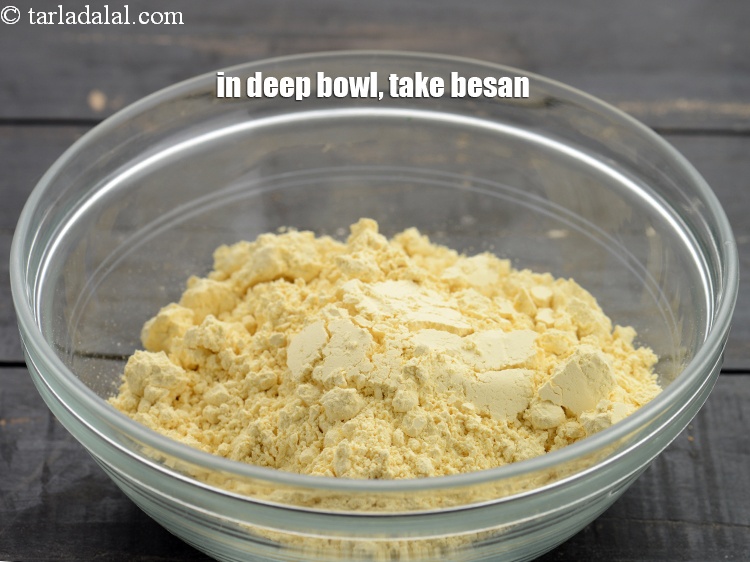 Step 3 – To make <strong>besan chilla sandwich recipe | bread chilla sandwich | Indian pudla sandwich | …