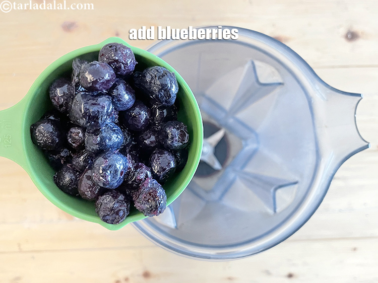 Step 8 – To make <strong>blueberry banana yoghurt smoothie recipe |&nbsp;<!--%3Cmeta%20charset%3D%22UTF-8%22%20%2F%3E-->&nbsp;| healthy blueberry banana Indian smoothie | blueberry …