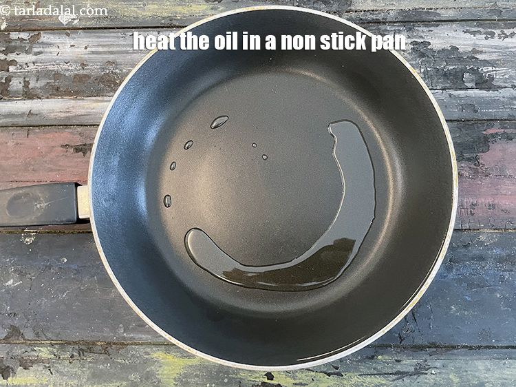 Step 10 – <meta charset="UTF-8" /> To make&nbsp;<strong>paneer capsicum stir-fry,</strong> heat 1 tsp oil in a broad non-stick …