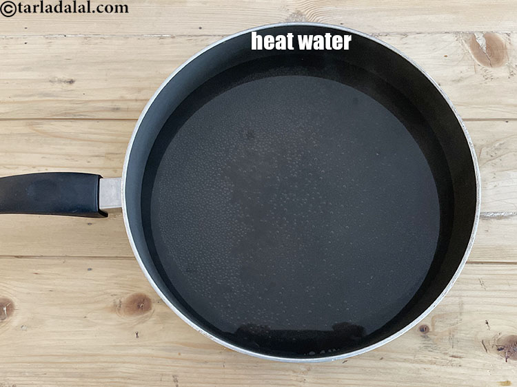 Step 7 – <meta charset="UTF-8" />Heat water in a pan and bring to boiling point.&nbsp;